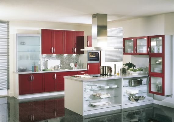 Eine Brigitte Küche in rot